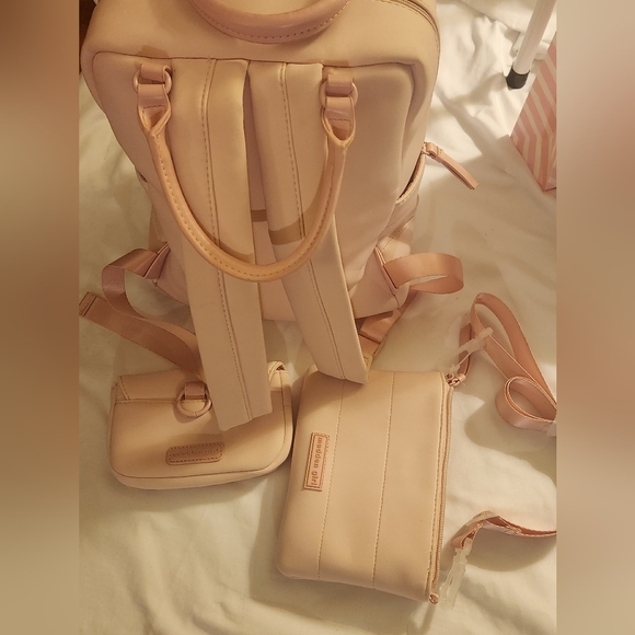 Pink backpack - Picture 2 of 9